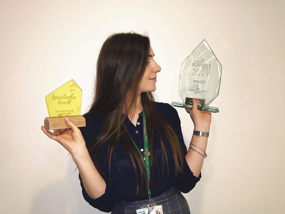 21 year old Team Leader, Chloe, from Cra... 21 year old Team Leader, Chloe, from Cra...