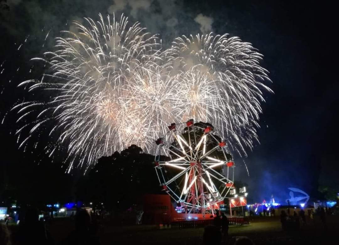 Absolutely stunning moment captured from... Absolutely stunning moment captured from...