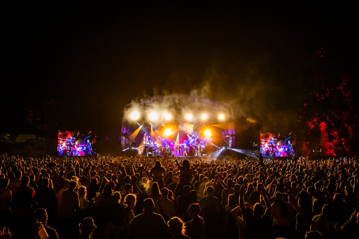Your Friday Main Stage line up is lookin... Your Friday Main Stage line up is lookin...